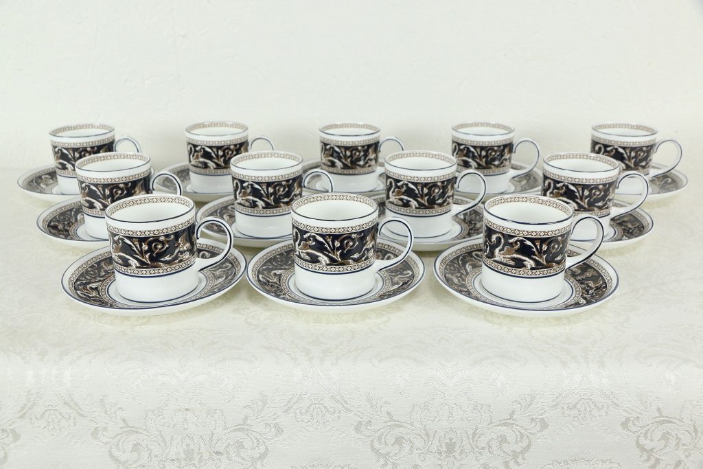 Set of 12 tea cups