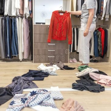 Throw away these 5 types of clothing