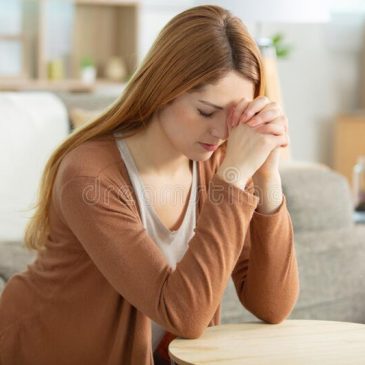 10 reasons to kneel before God