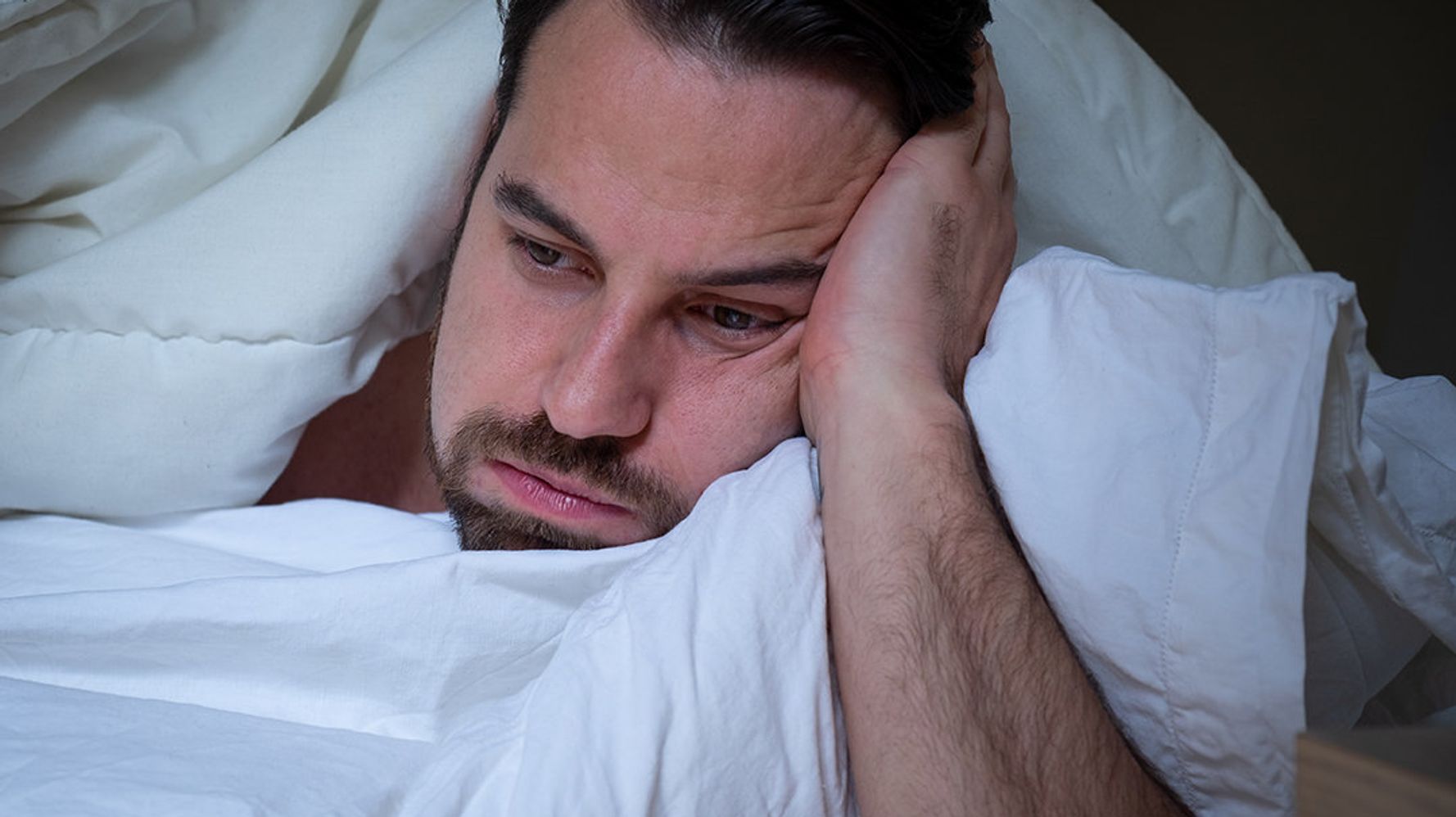Alt=The spiritual meaning of being sleepless in bed.